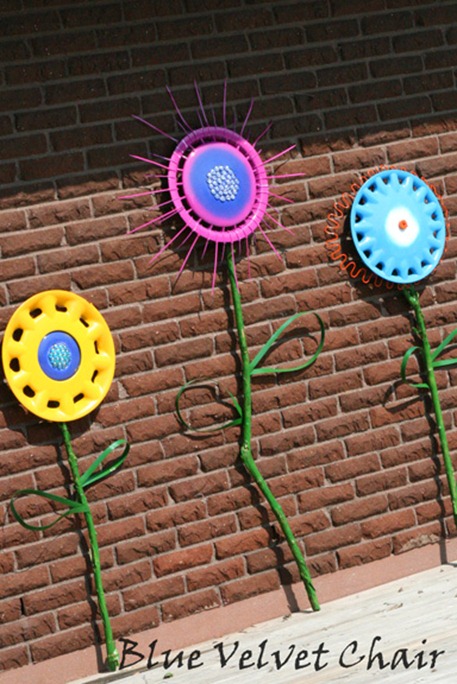 hubcap wall garden