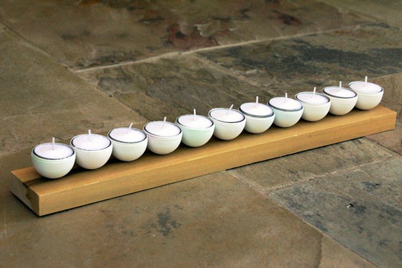 Easter egg tealight holder