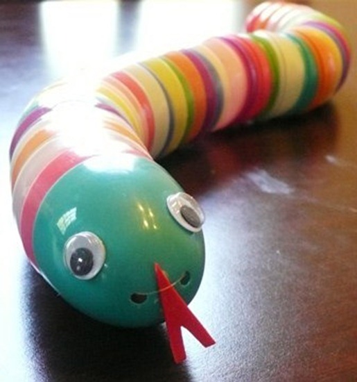recycled-easter-egg-snake