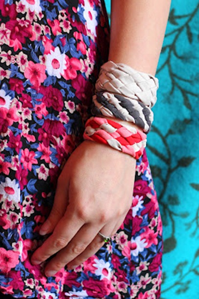 bracelet from old tshirt