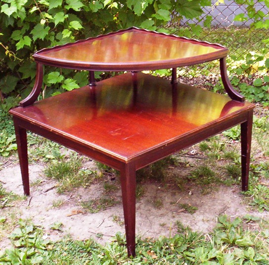 curbside corner table