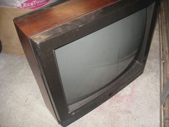 tv to cat bed before