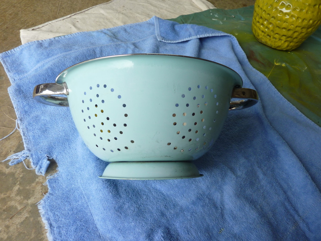 The Happy Housie colander before
