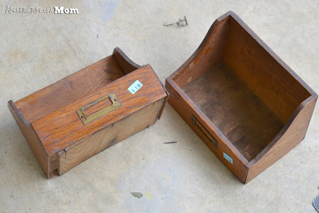 Architecture of a Mom charging station before