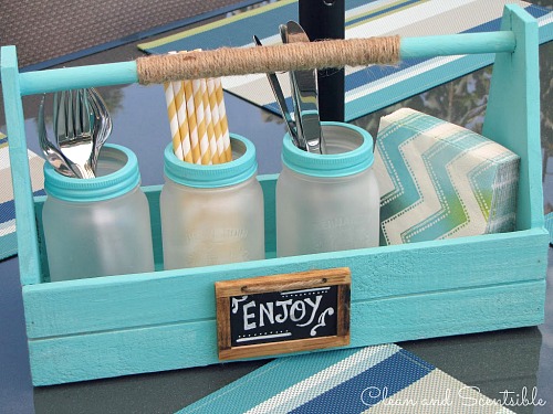 painted-planter-diy-picnic-caddy