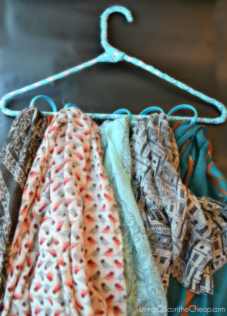 hanging-scarf-organizer