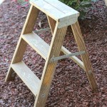 How-to-repurpose-a-ladder-make-a-planter-out-of-it